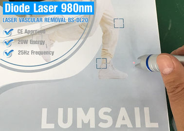 Tragbare Dioden-Laser-Maschine der Hochfrequenz980nm für Haut etikettiert Abbau