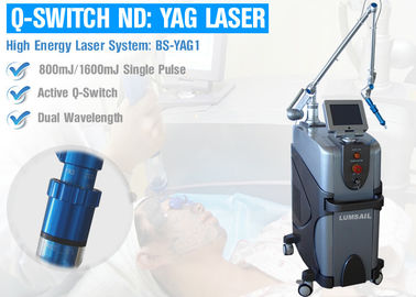 Multifunktions-Pico Laser-Maschine Q geschaltete Nd YAG Laser-Maschine für Tätowierungs-Sommersprosse-Abbau
