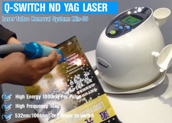 Tragbare Pico Laser-Maschinen-Q Laser-Tätowierungs-Abbau-Ausrüstung Schalter-Nd-Yag