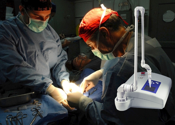 Ausladung chirurgische CO2 Bruchder laser-Veterinärmaschinen-tragbare 15W Energie-110cm